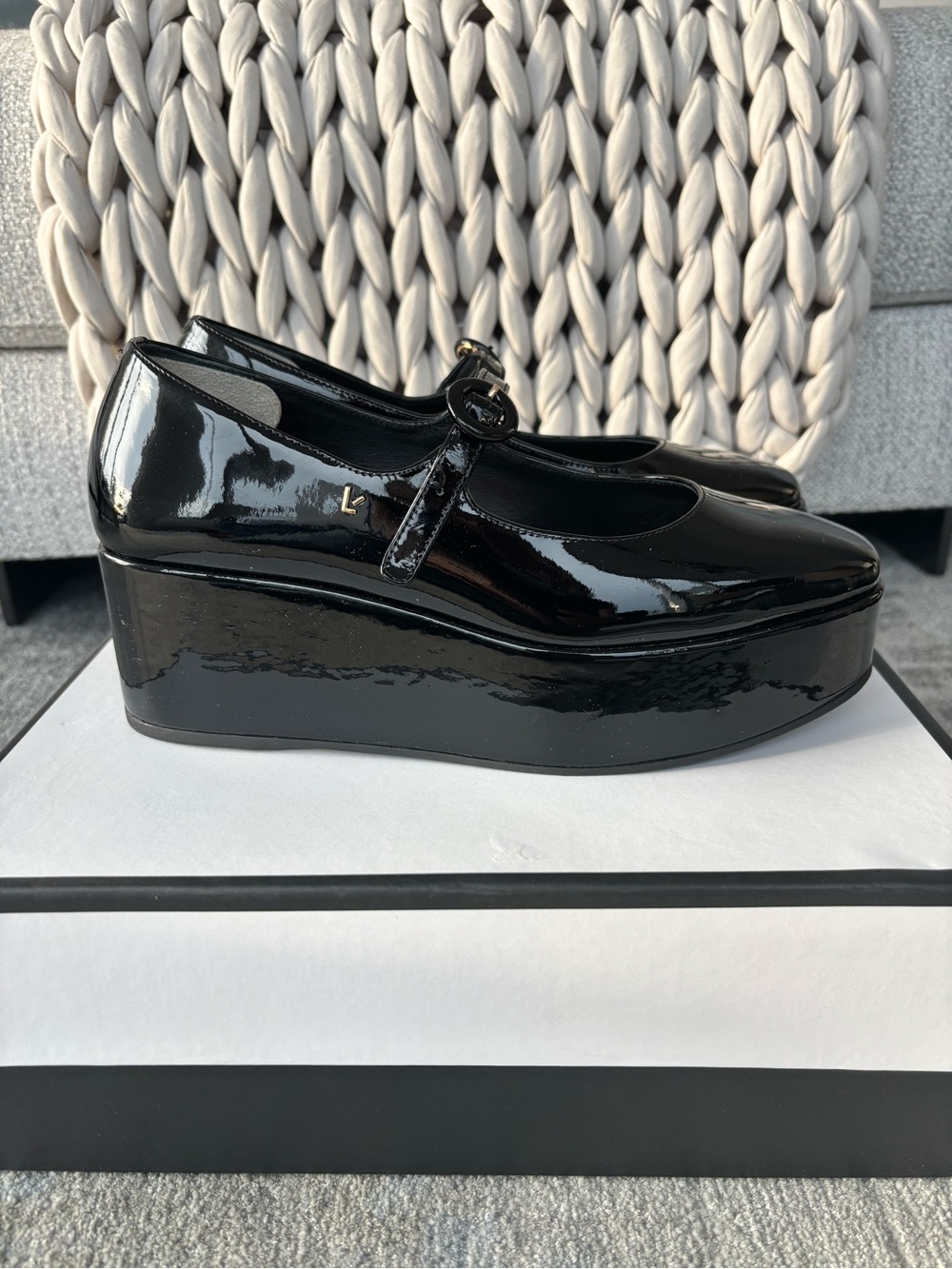 New In Box - Larroude Blair Flatform Mary Janes Size 7